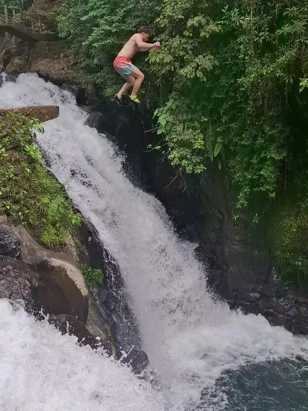 Aling Aling Waterfall: Cliff Jumping in North Bali details