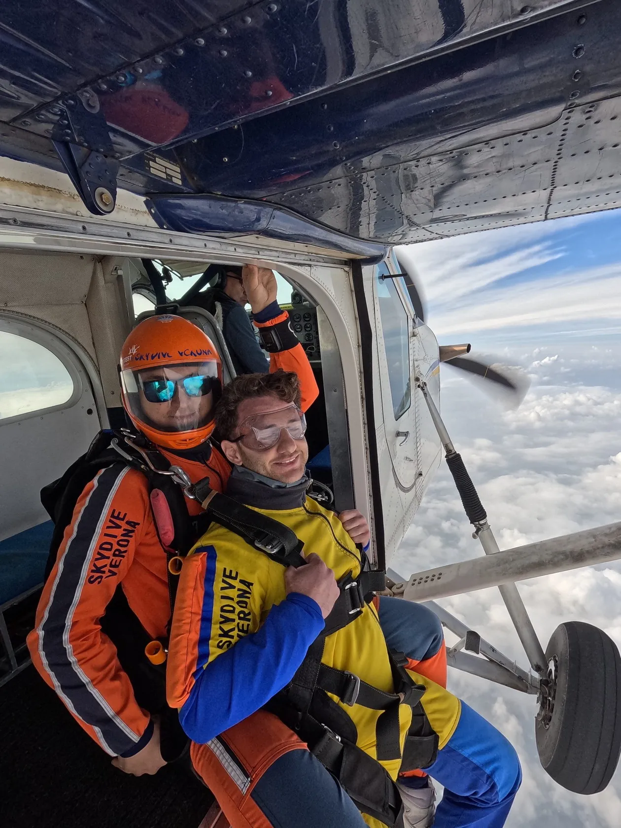 Tandemsprung Verona: Freifall aus 4.000 m tips